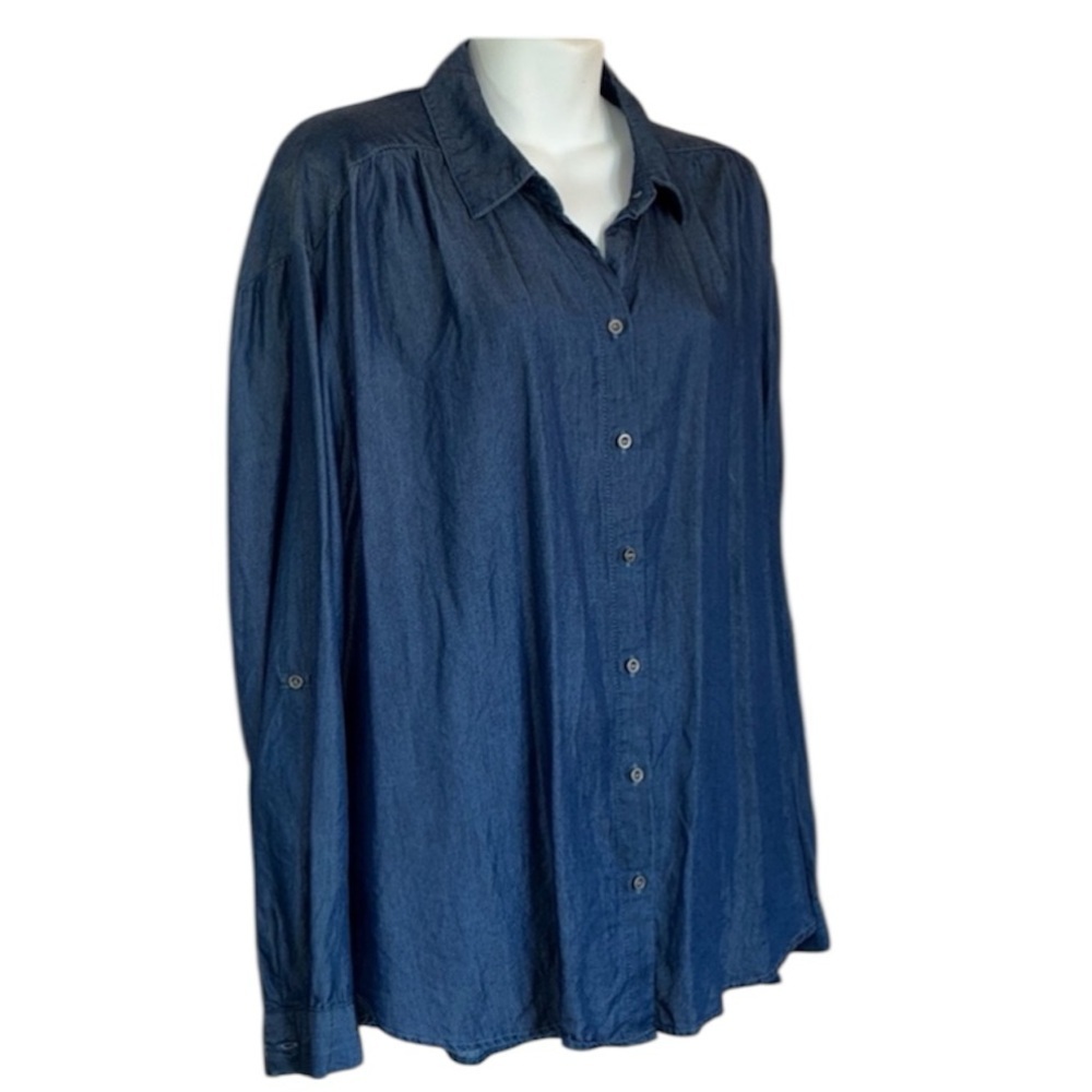 JANE & DELANCEY denim-look chambray blouse, gathered yokes, brass buttons XL